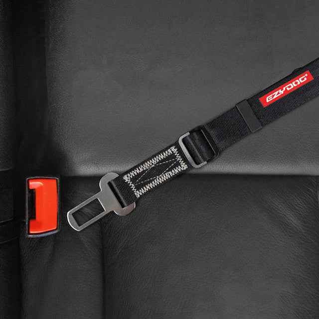 EzyDog Bilbelteadapter – Svart (44–66 cm)